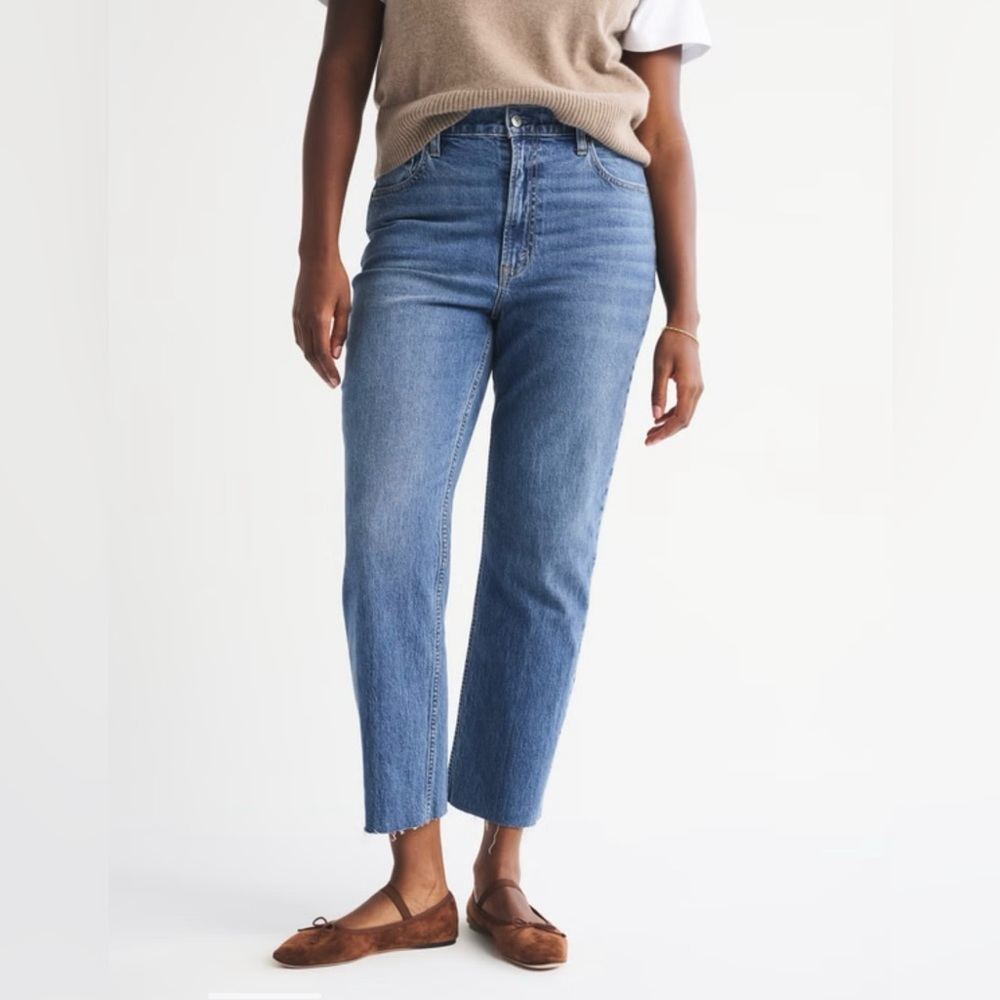 Abercrombie & Fitch • Ankle Straight • Ultra High Rise